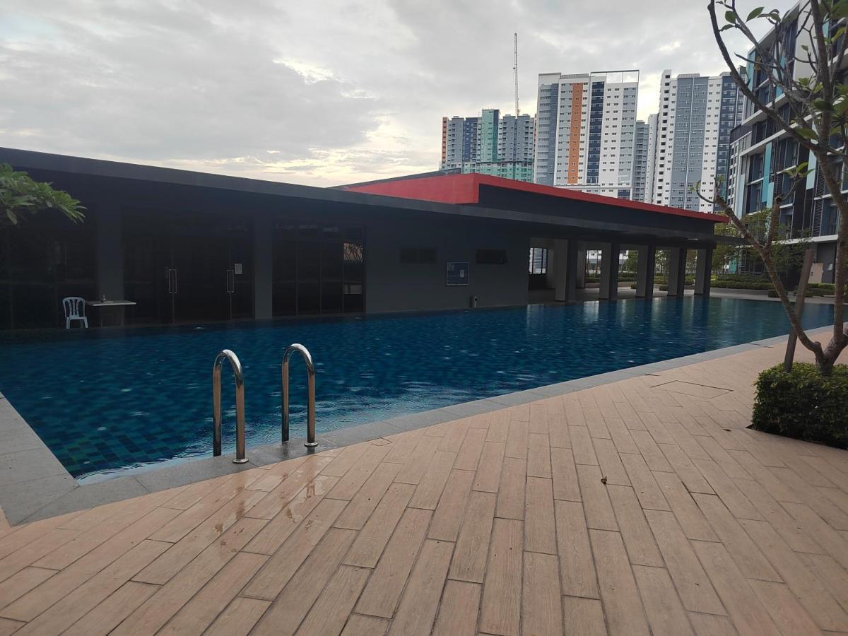 Studio Suite Homestay Klia Сепанг Екстериор снимка