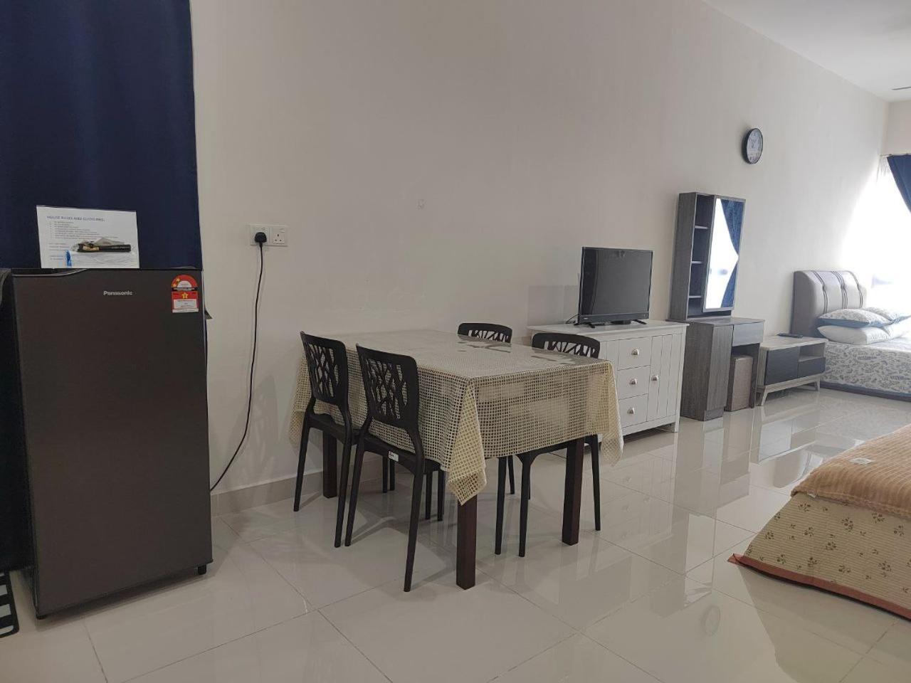 Studio Suite Homestay Klia Сепанг Екстериор снимка