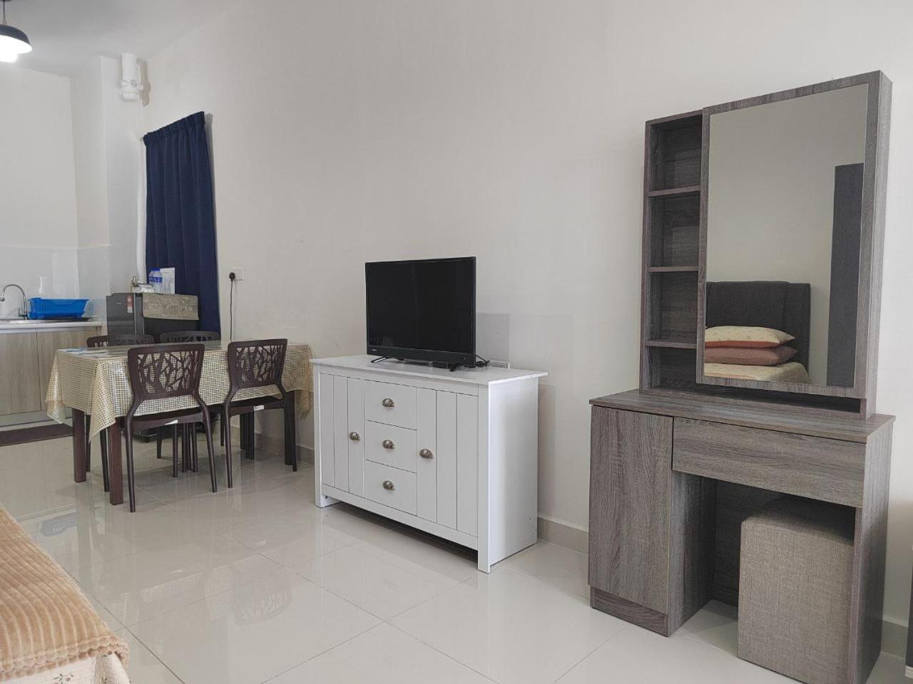 Studio Suite Homestay Klia Сепанг Екстериор снимка