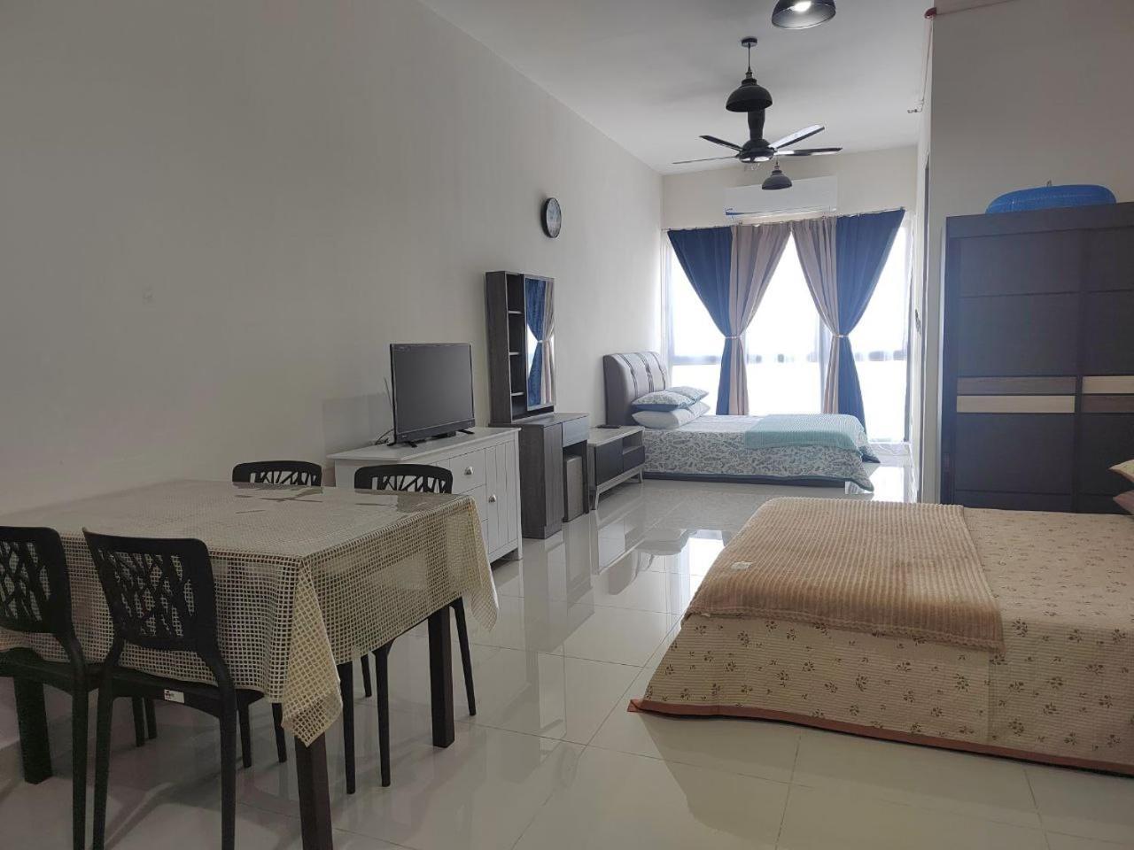 Studio Suite Homestay Klia Сепанг Екстериор снимка